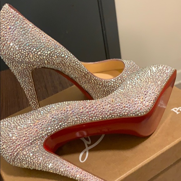 ***Christian Loubitins RED BOTTOMS*** - Picture 2 of 4